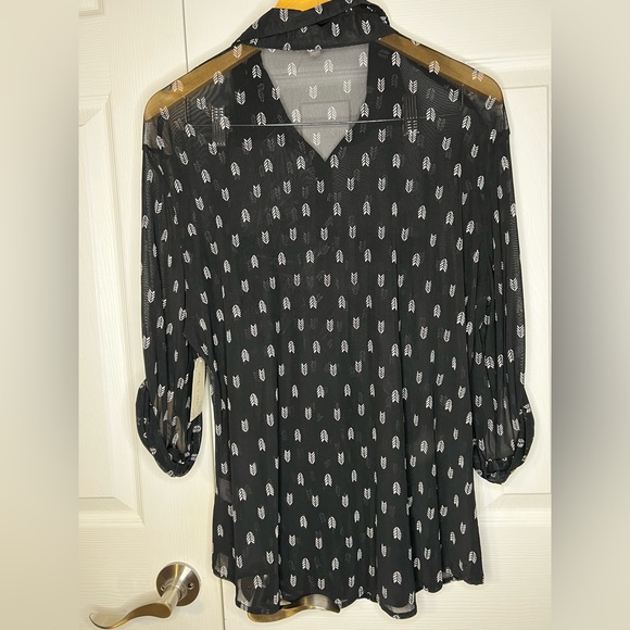 NEW Sheer button up. - Picture 7 of 8